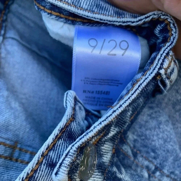 SIMPLE Society women's size 9 distressed joggers jeans - Picture 3 of 4